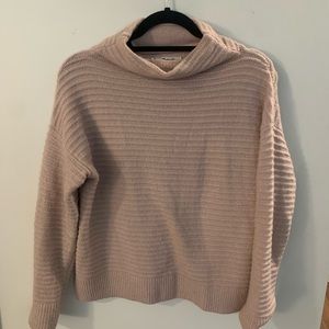 Madewell sweater, very cute! Lightly worn.